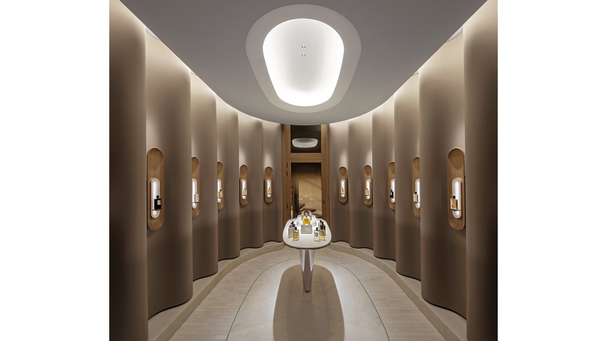 【パリ本店限定】未開封Van Cleef & Arpels 22 Vendôme パリ本店限定】未開封Van Cleef & Arpels 22 Vendôme