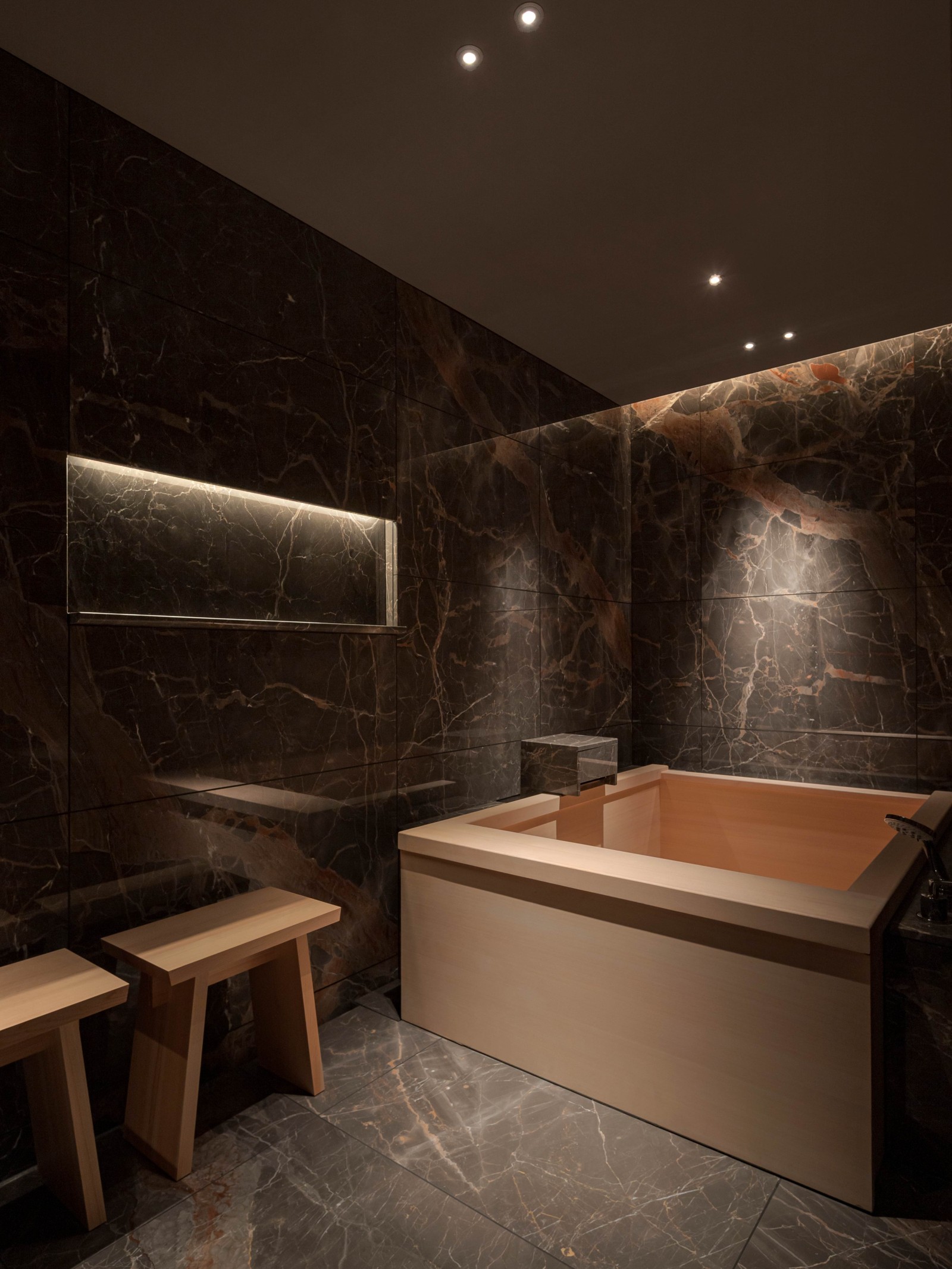 Park Hyatt Tokyo by Jouin Manku (c) Park YongJoon Choi
