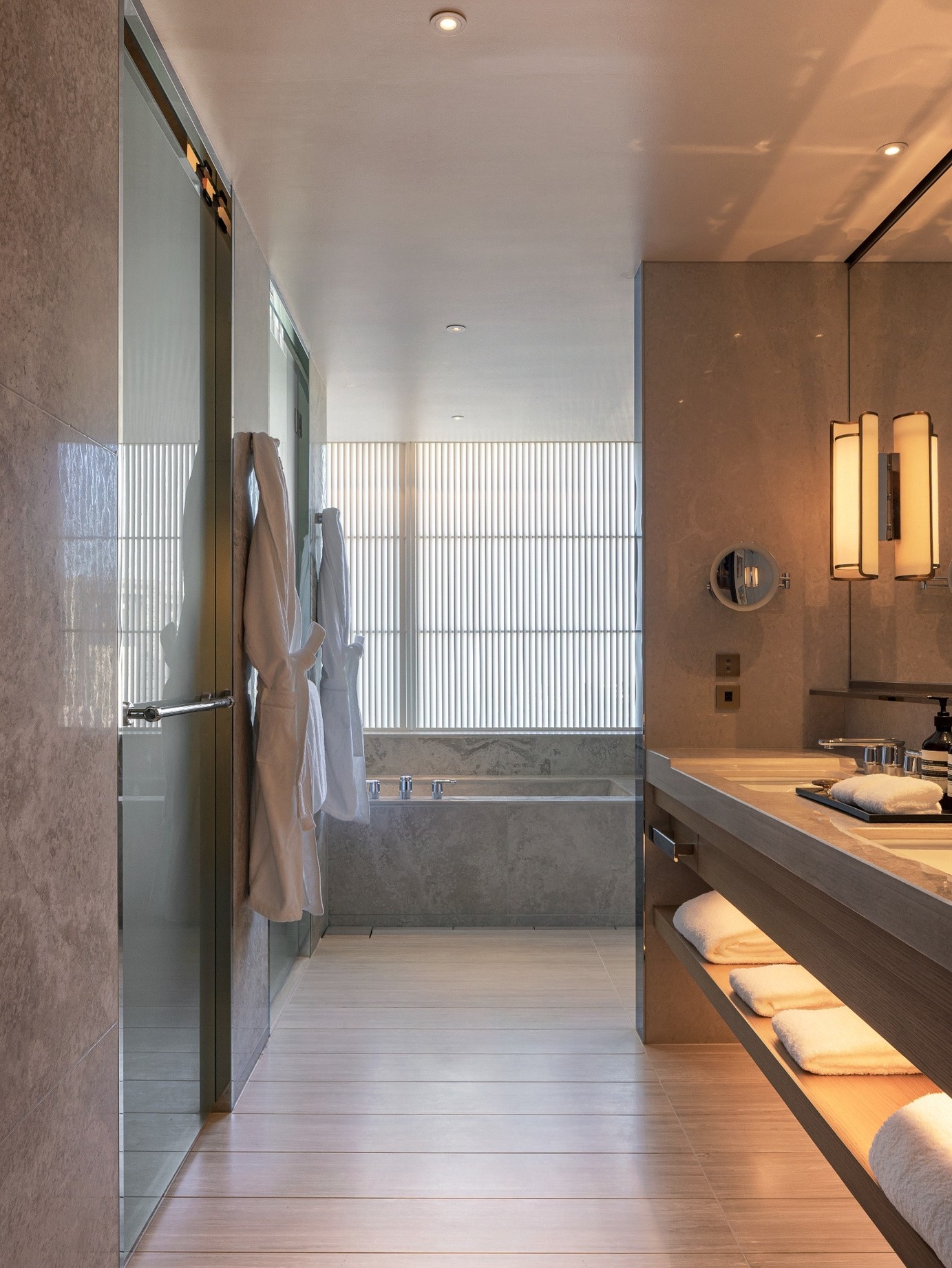 Park Hyatt Tokyo by Jouin Manku (c) Yongjoon Choi