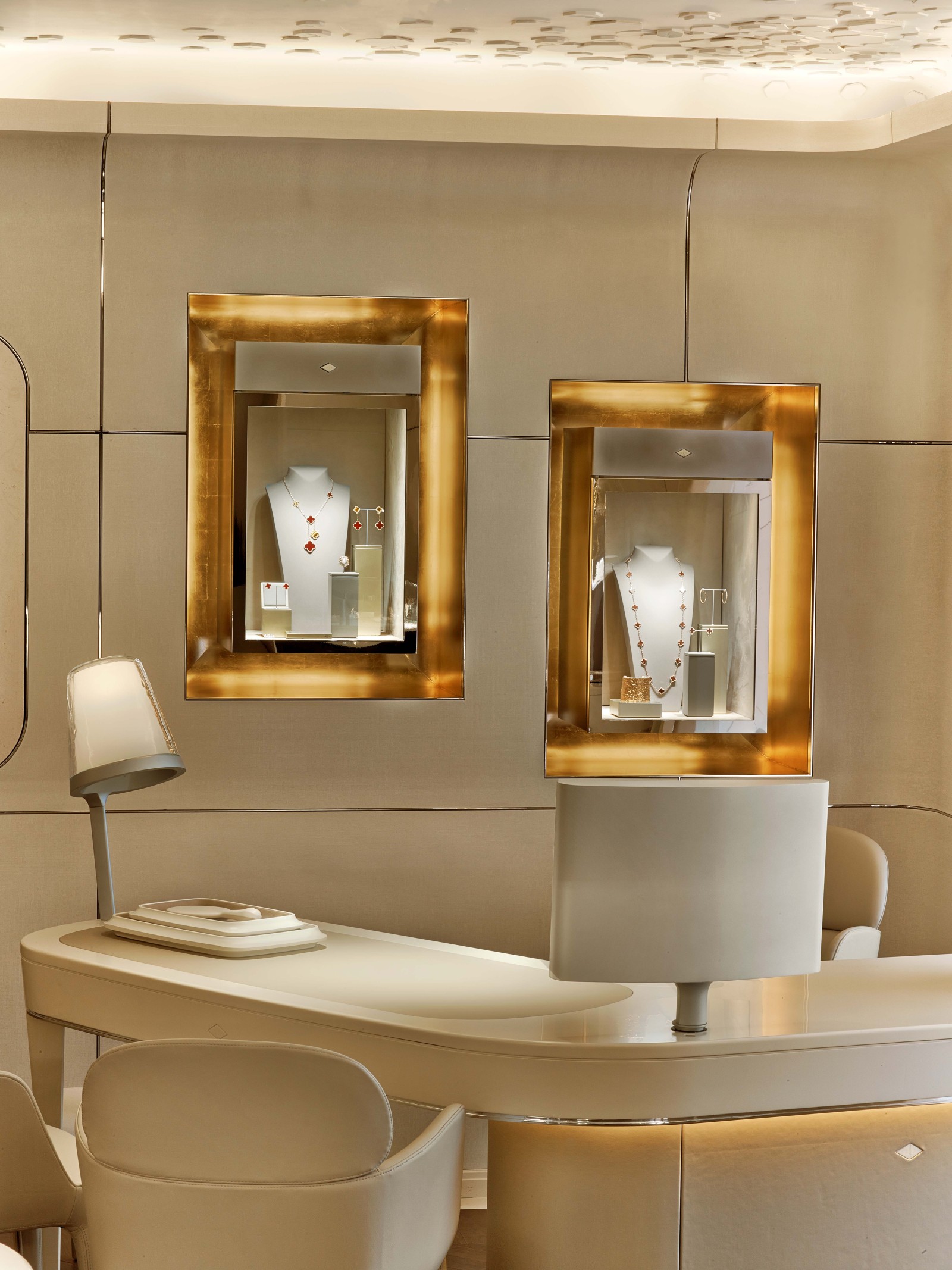Van Cleef & Arpels, 20 Place Vendôme - Studio Jouin Manku © Eric Laignel