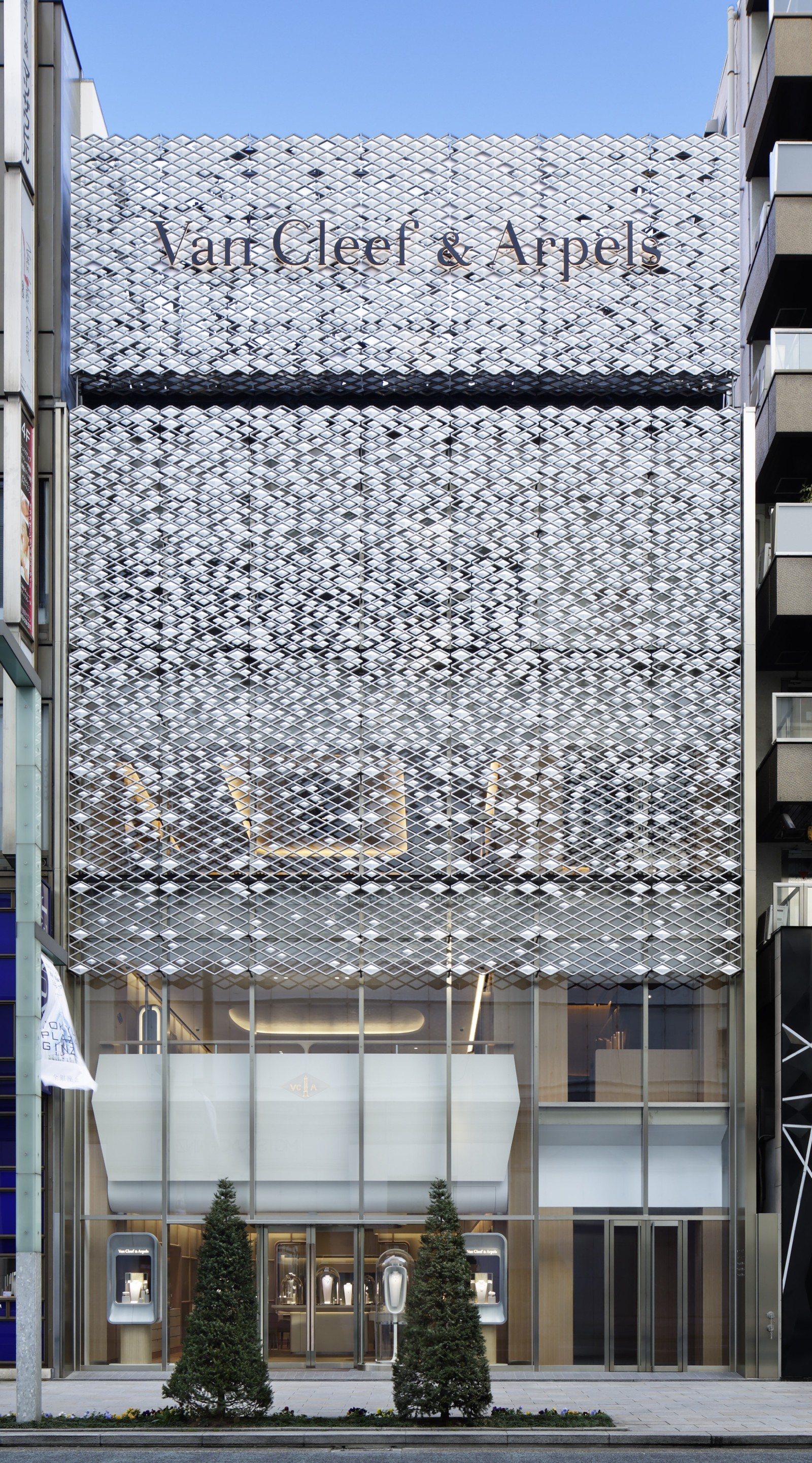 Van Cleef & Arpels - Ginza - Jouin Manku © Nacasa and Partners