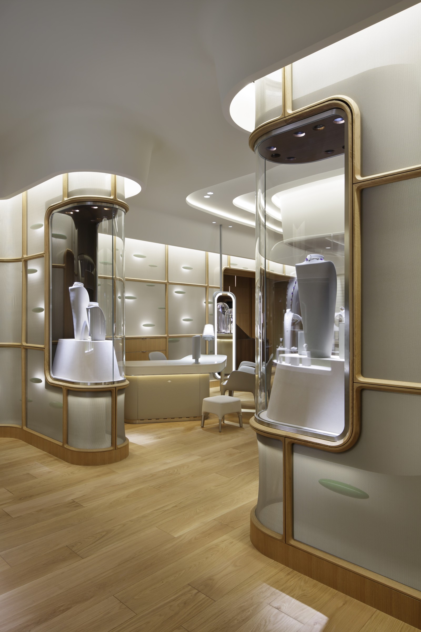 Van Cleef & Arpels - Ginza - Jouin Manku © Nacasa and Partners