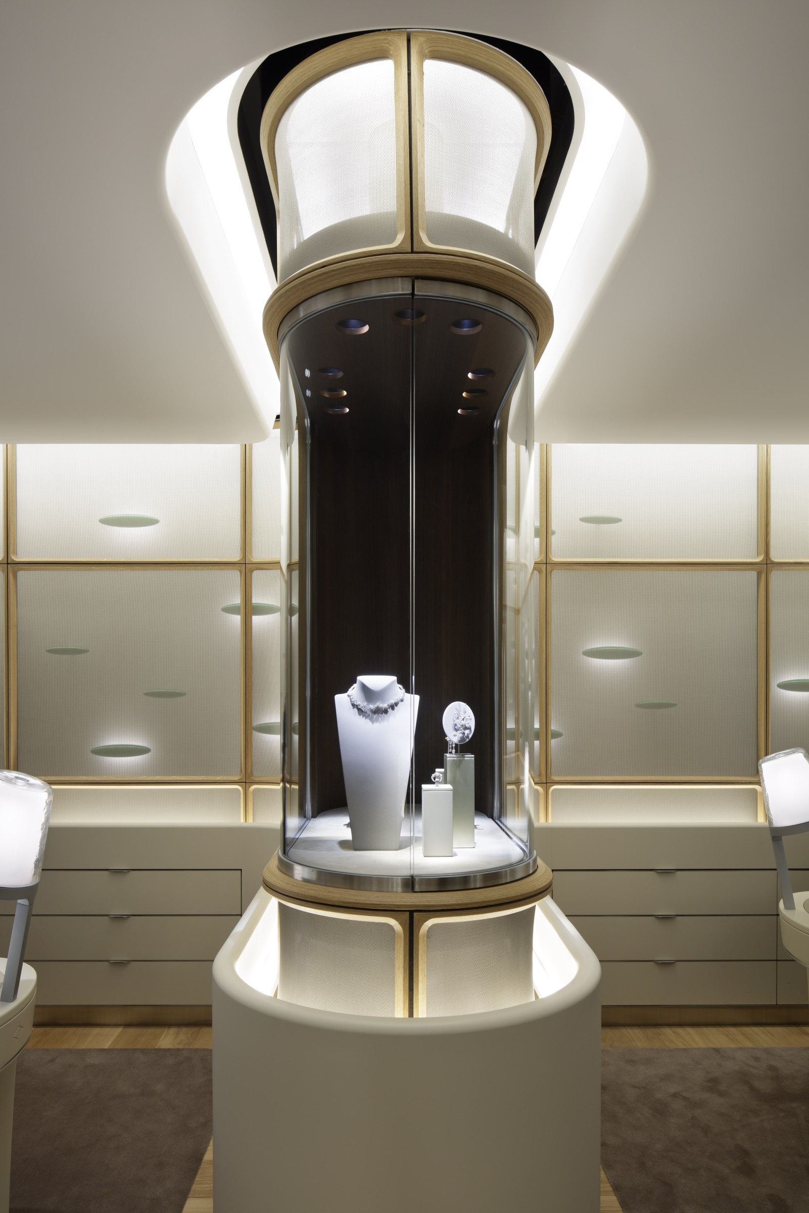 Van Cleef & Arpels - Ginza - Jouin Manku © Nacasa and Partners