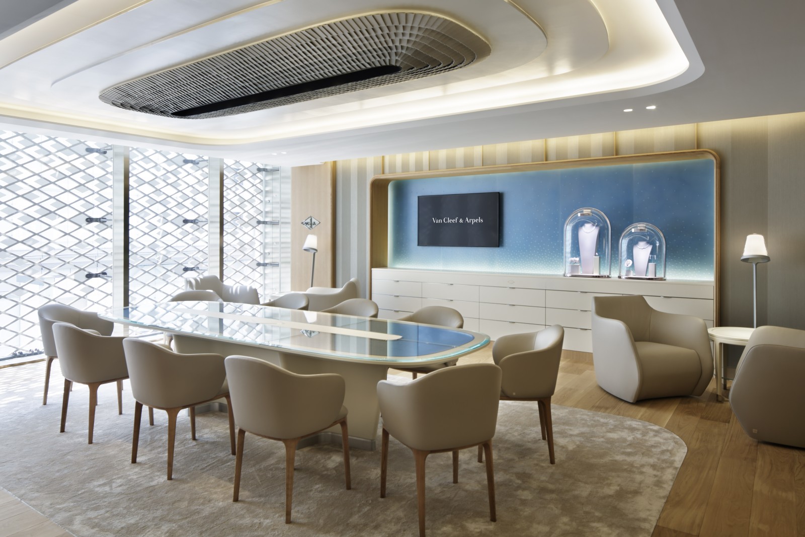 Van Cleef & Arpels - Ginza - Jouin Manku © Nacasa and Partners