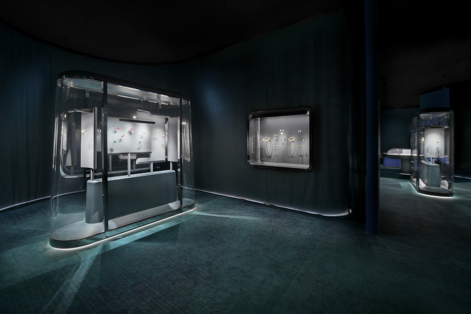 When elegant meets - Van Cleef & Arpels - Jouin Manku