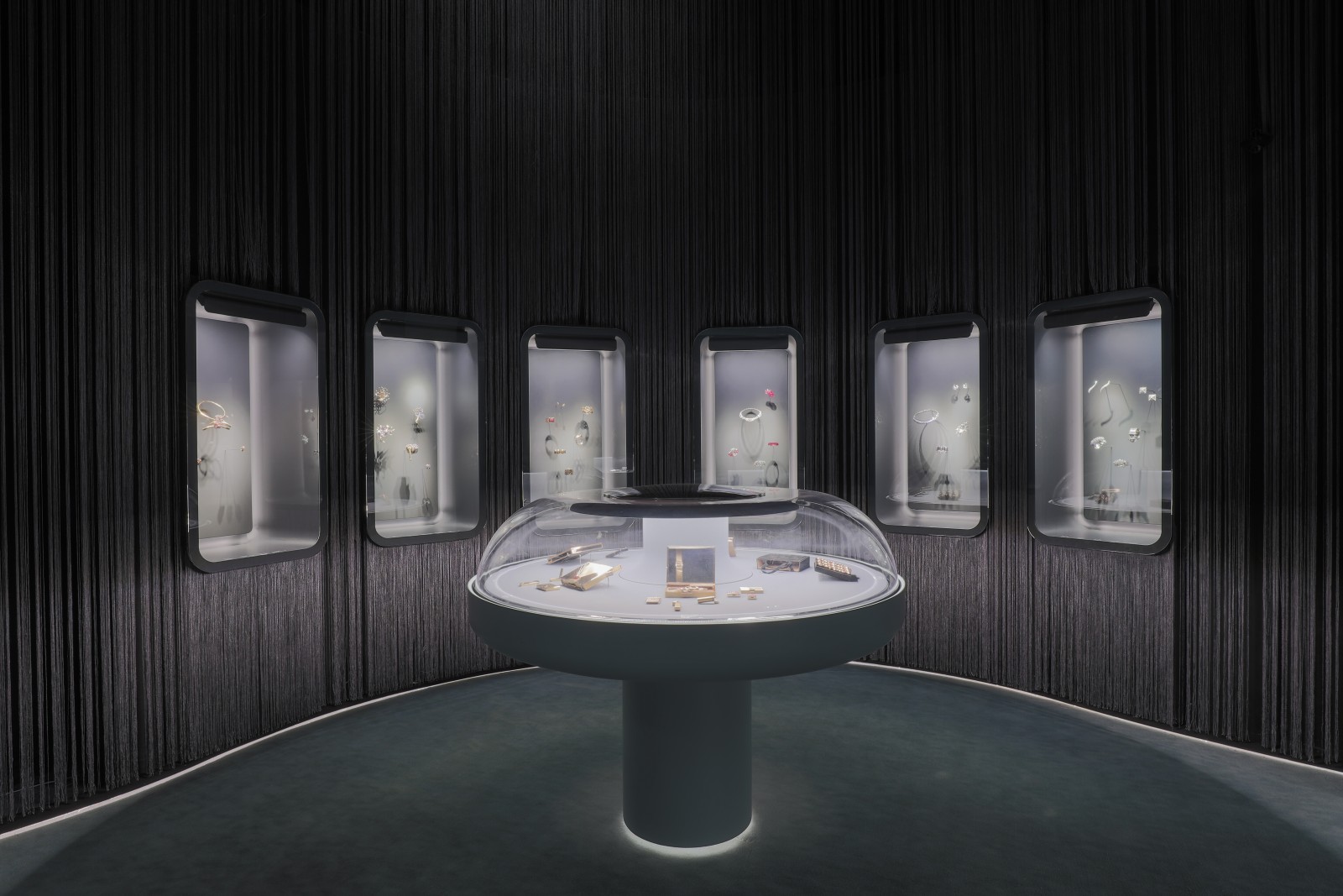 When elegant meets - Van Cleef & Arpels - Jouin Manku