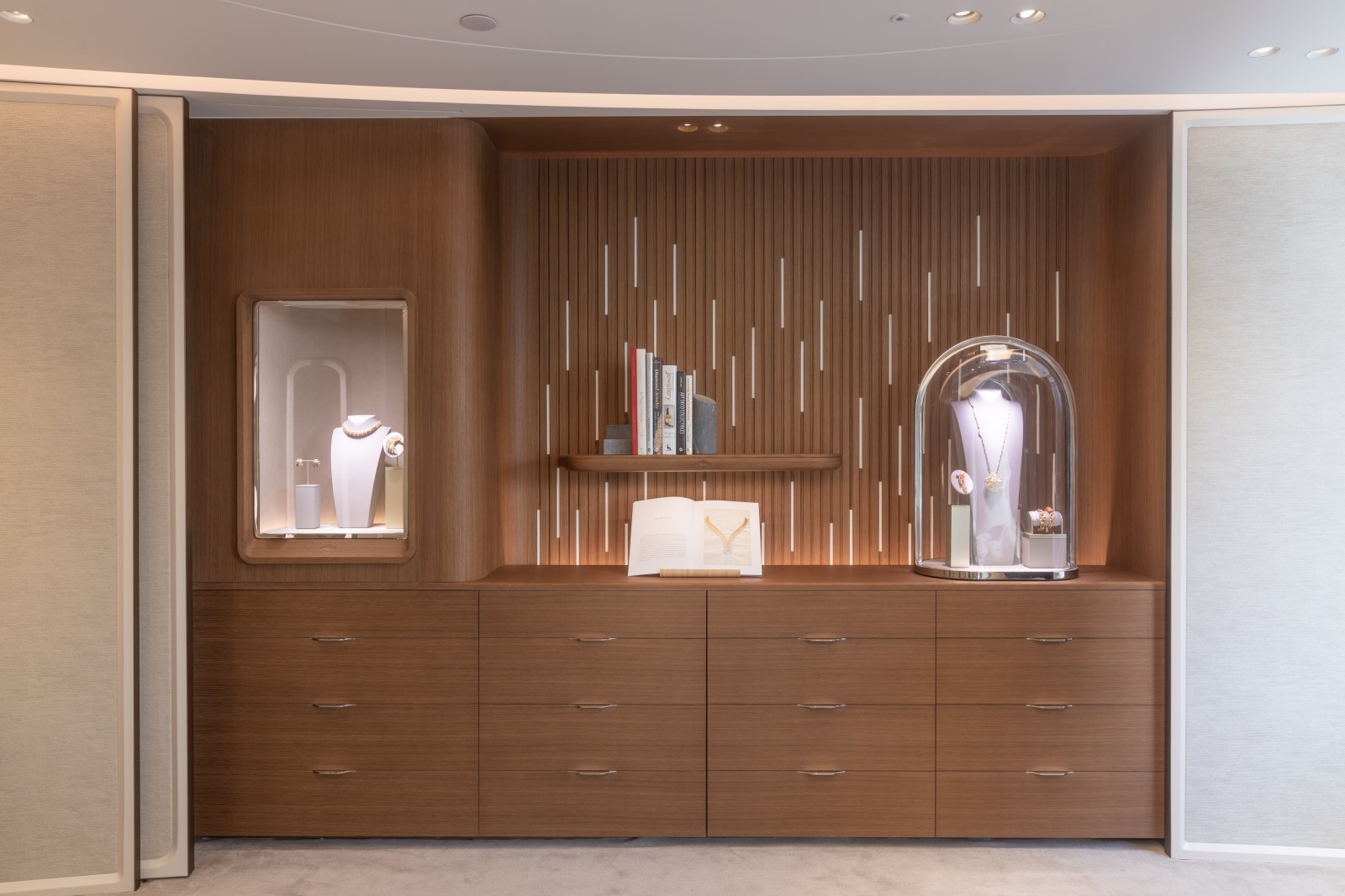 Van Cleef & Arpels, Hon