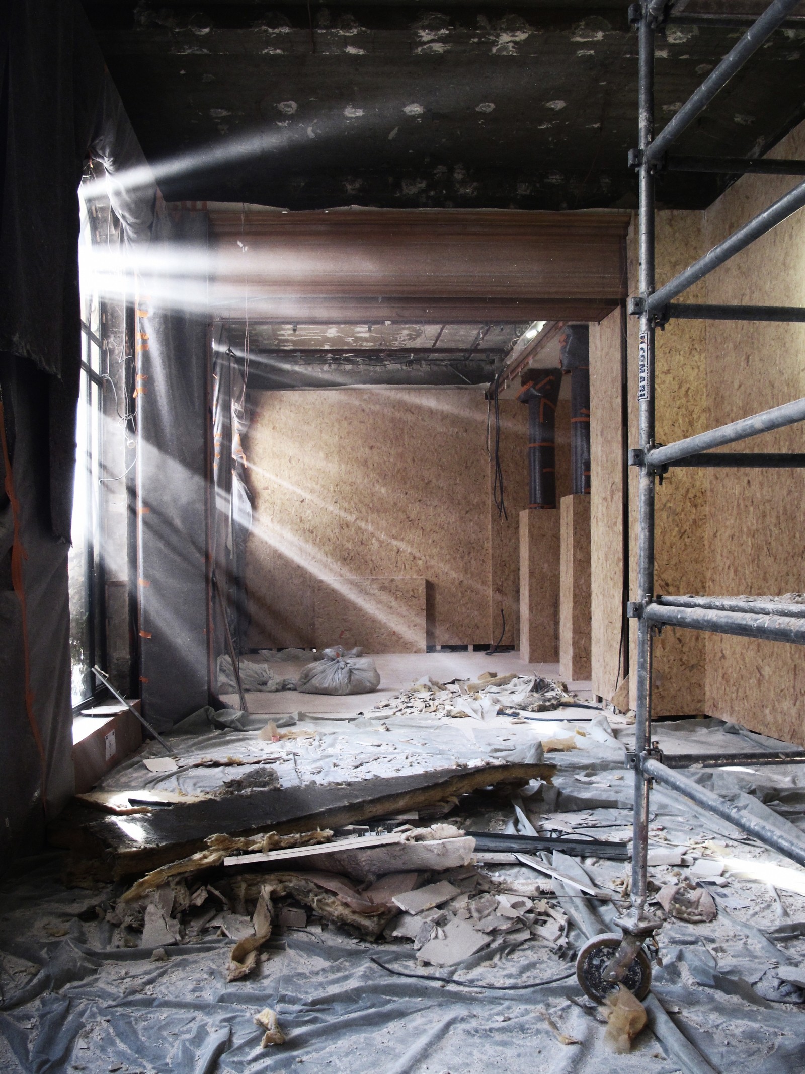 Bar Plaza Athénée - Jouin Manku © Hélène Hilaire