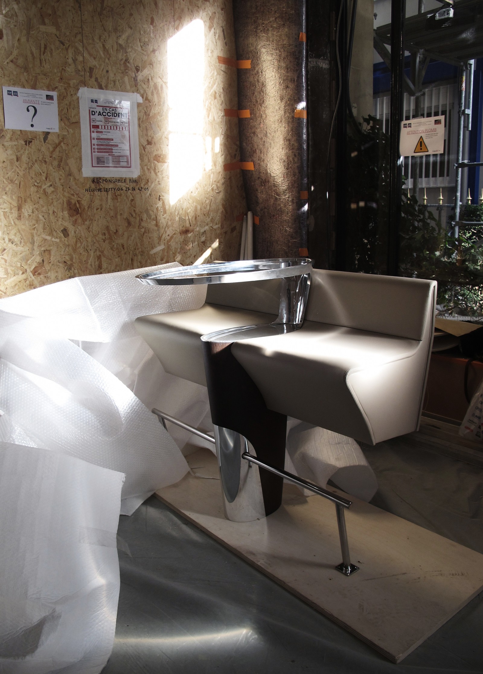 Bar Plaza Athénée - Jouin Manku © Hélène Hilaire