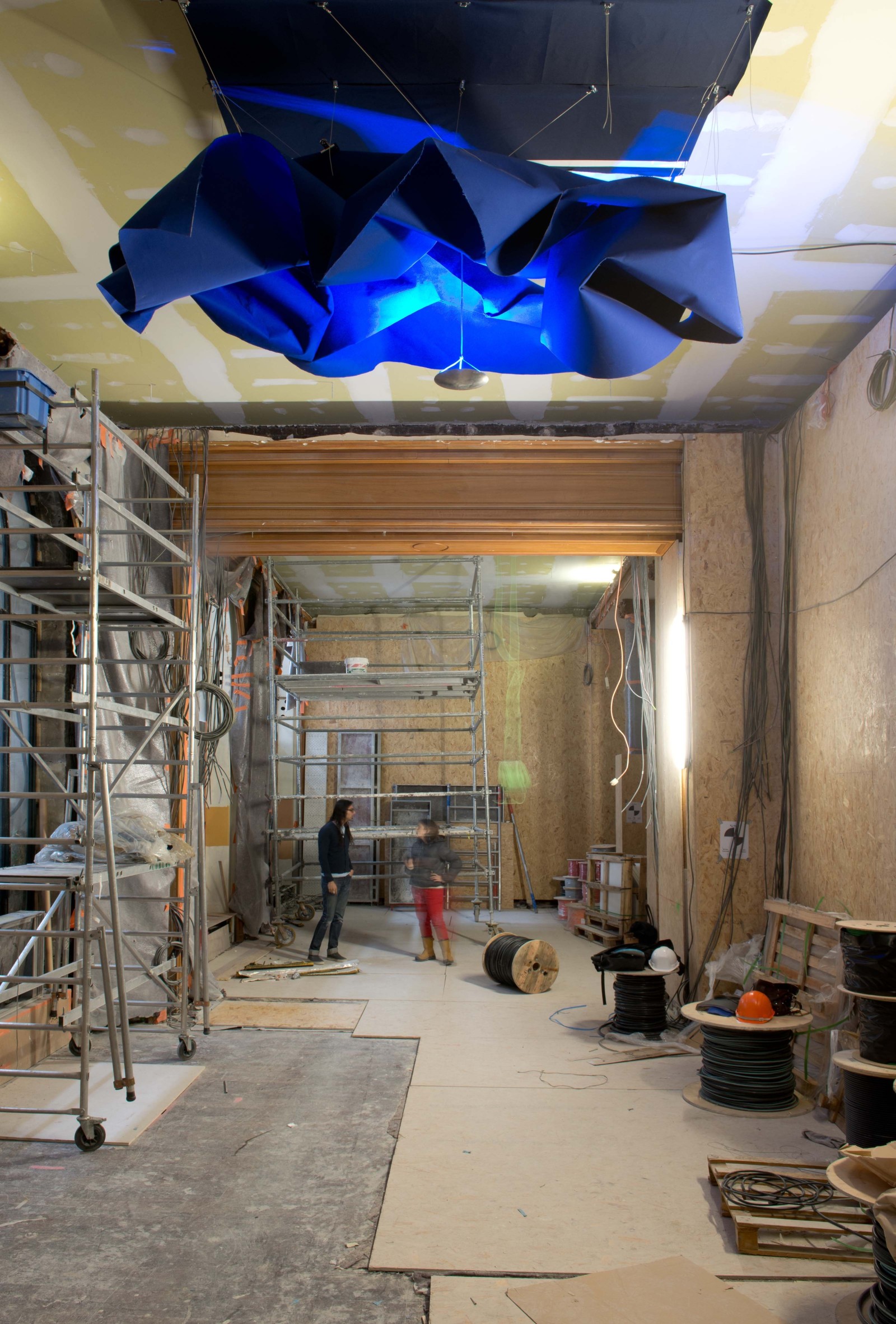 Bar Plaza Athénée - Jouin Manku © Hélène Hilaire