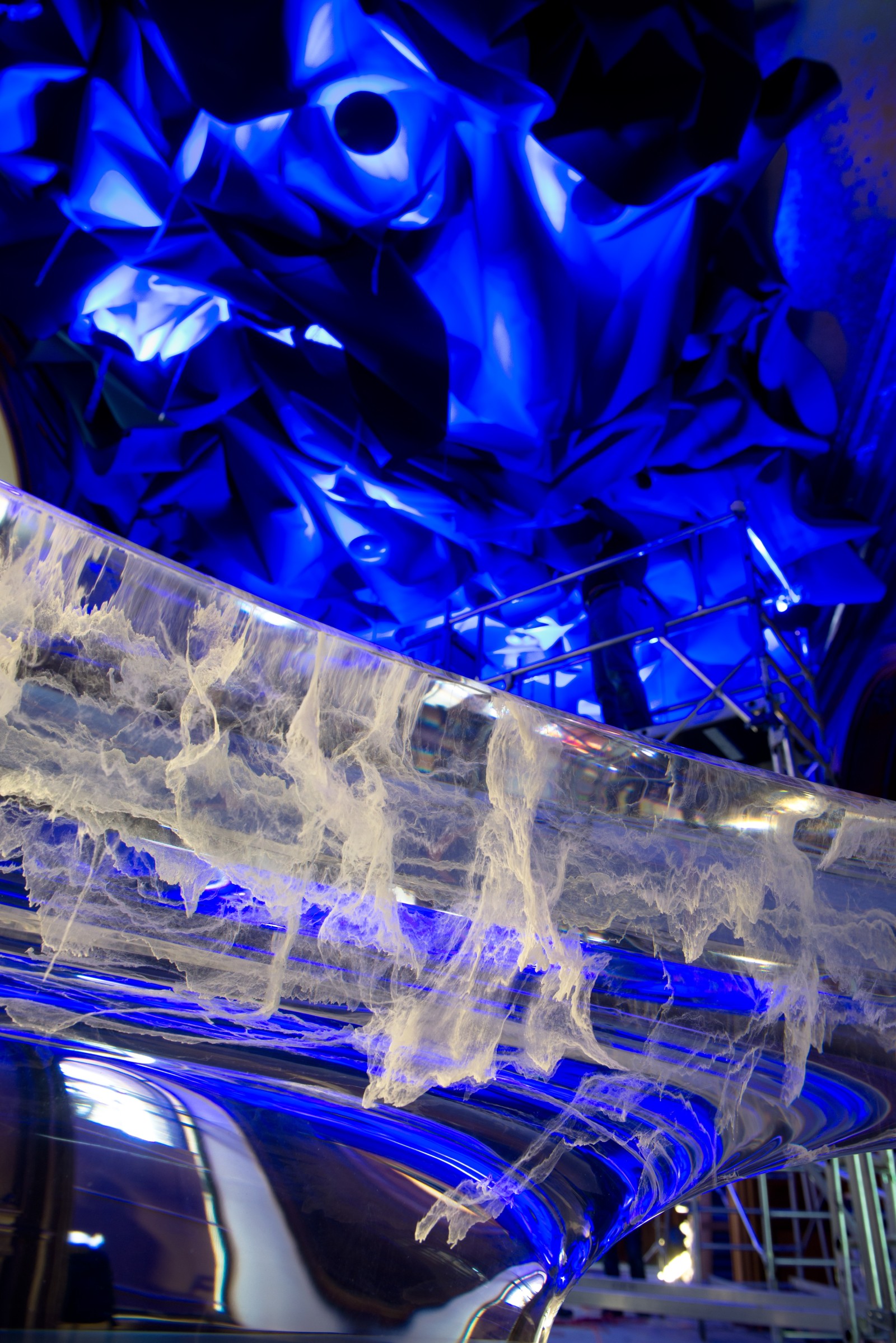 Bar Plaza Athénée - Jouin Manku © Hélène Hilaire